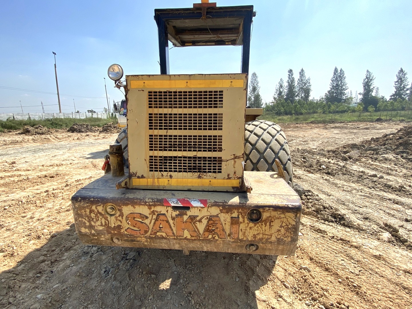 ขายรถบดสั่น SAKAI SV500TF