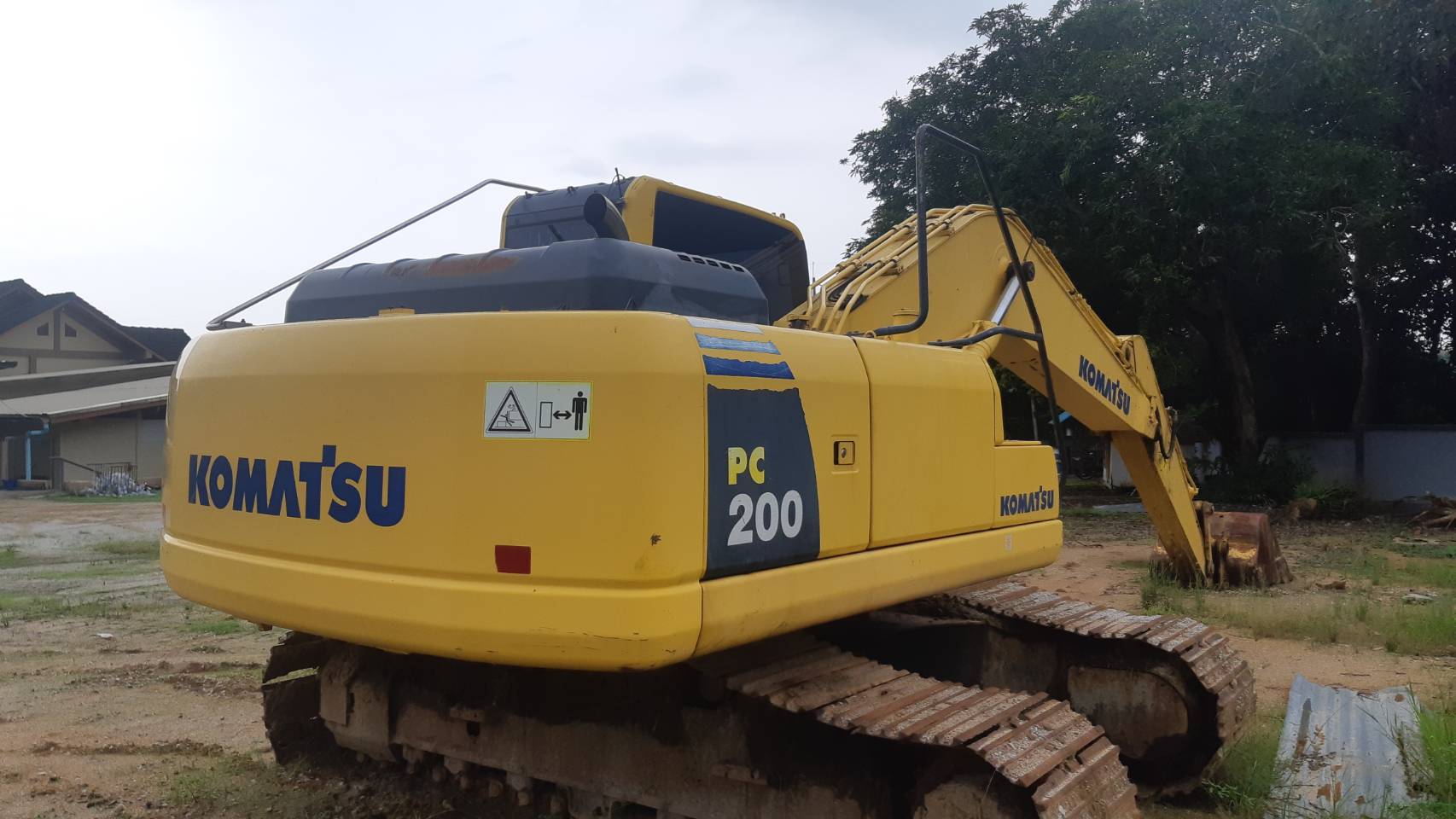 ขายรถแบ็คโฮ KOMATSU pc200 รุ่น 8