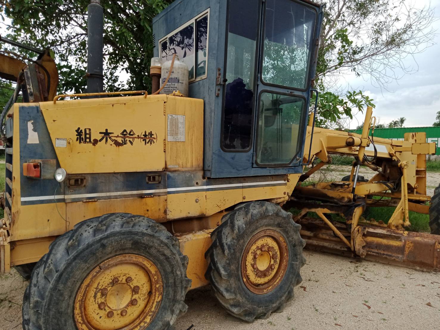 ขายรถเกรด KOMATSU GD305 เอวอ่อน