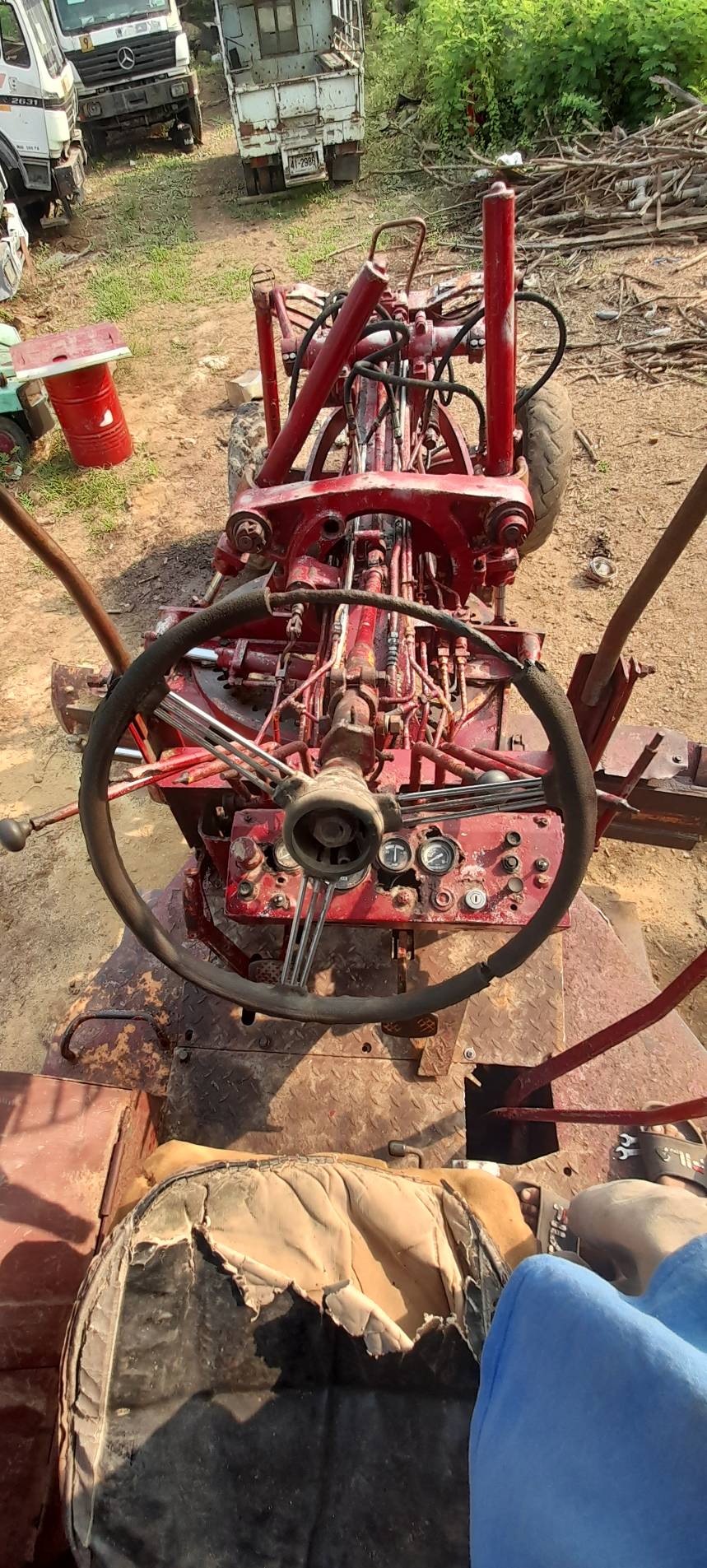 ขายรถเกรด KOMATSU GD31R สภาพเก่านอก