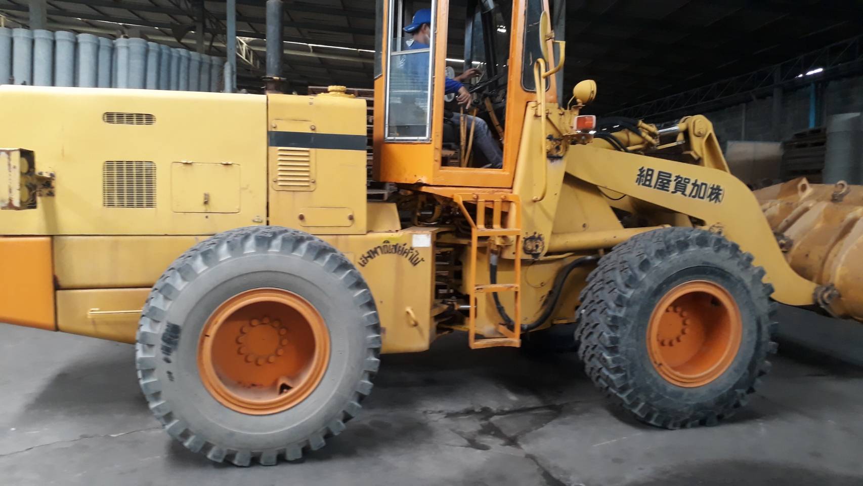 ขายรถตัก komatsu 520 เอวอ่อน