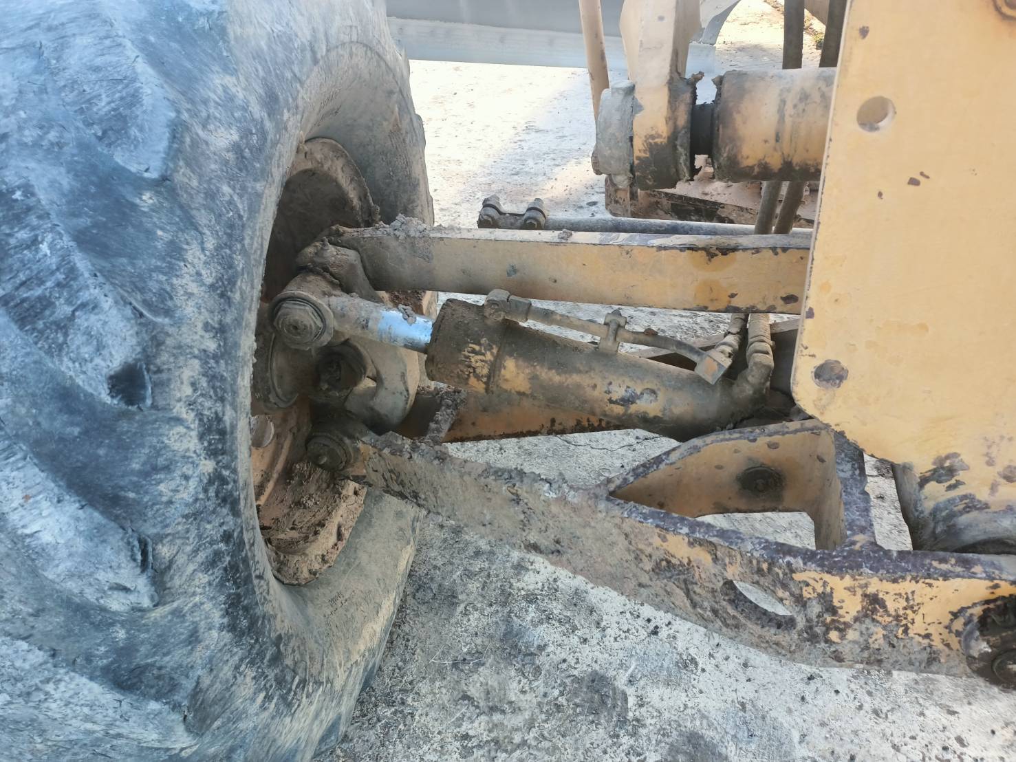 ขายรถเกรด KOMATSU GD 605A-1 เอกสารทะเบียน