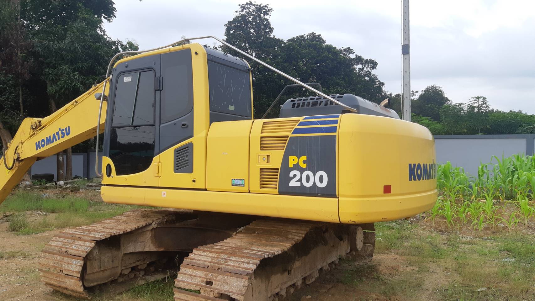 ขายรถแบ็คโฮ KOMATSU pc200 รุ่น 8