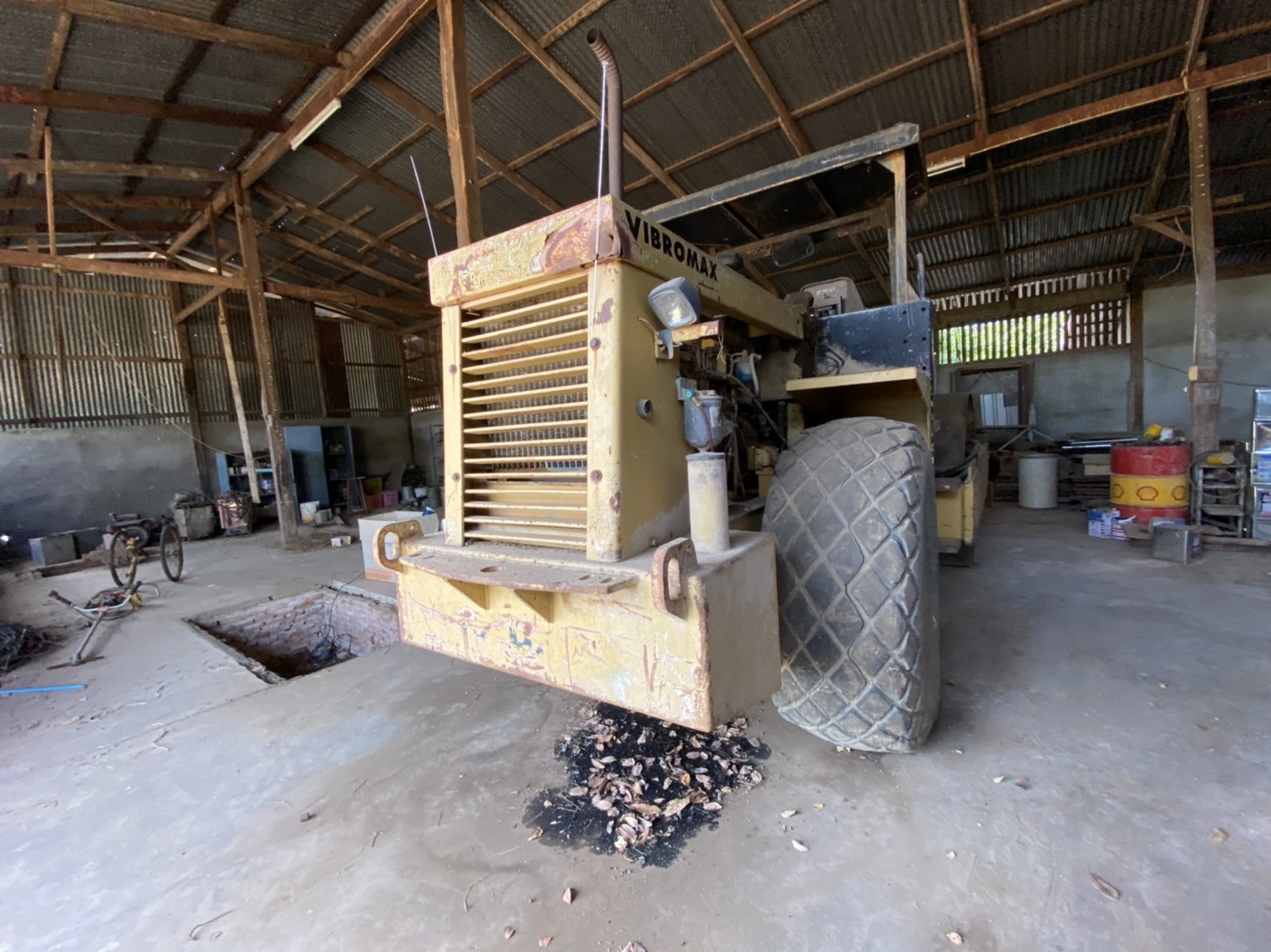 ขายรถบดVIBROMAX 1102D