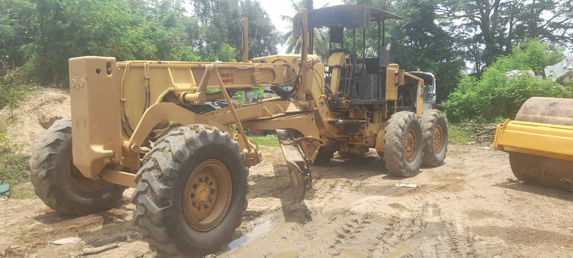 ขายรถเกรด KOMATSU GD611A เอวออ่น