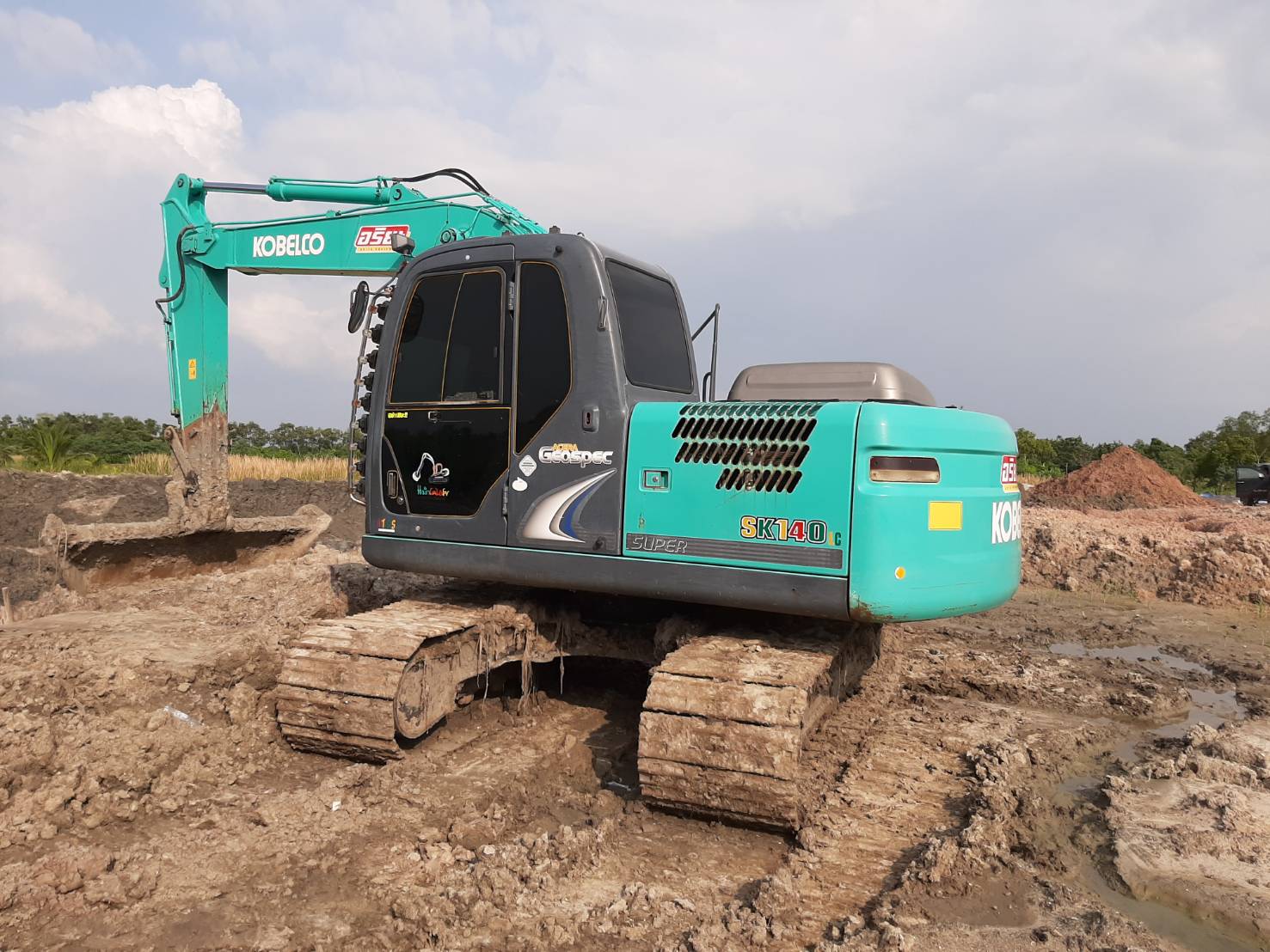 ขายรถแบคโฮ KOBELCO SK140-8 SUPER