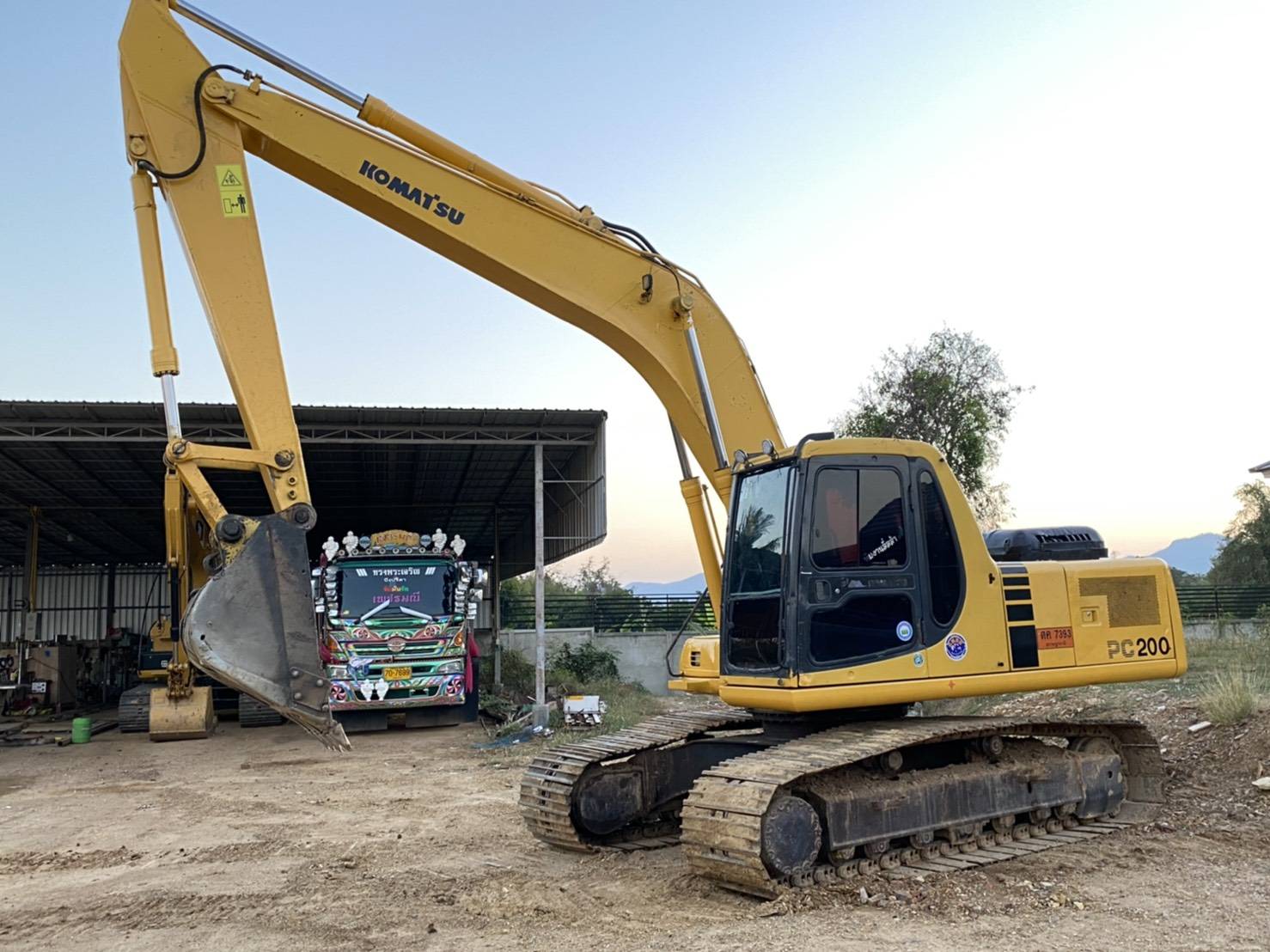 ขายรถแบคโฮ KOMATSU PC200-6 เอกสารทะเบียน