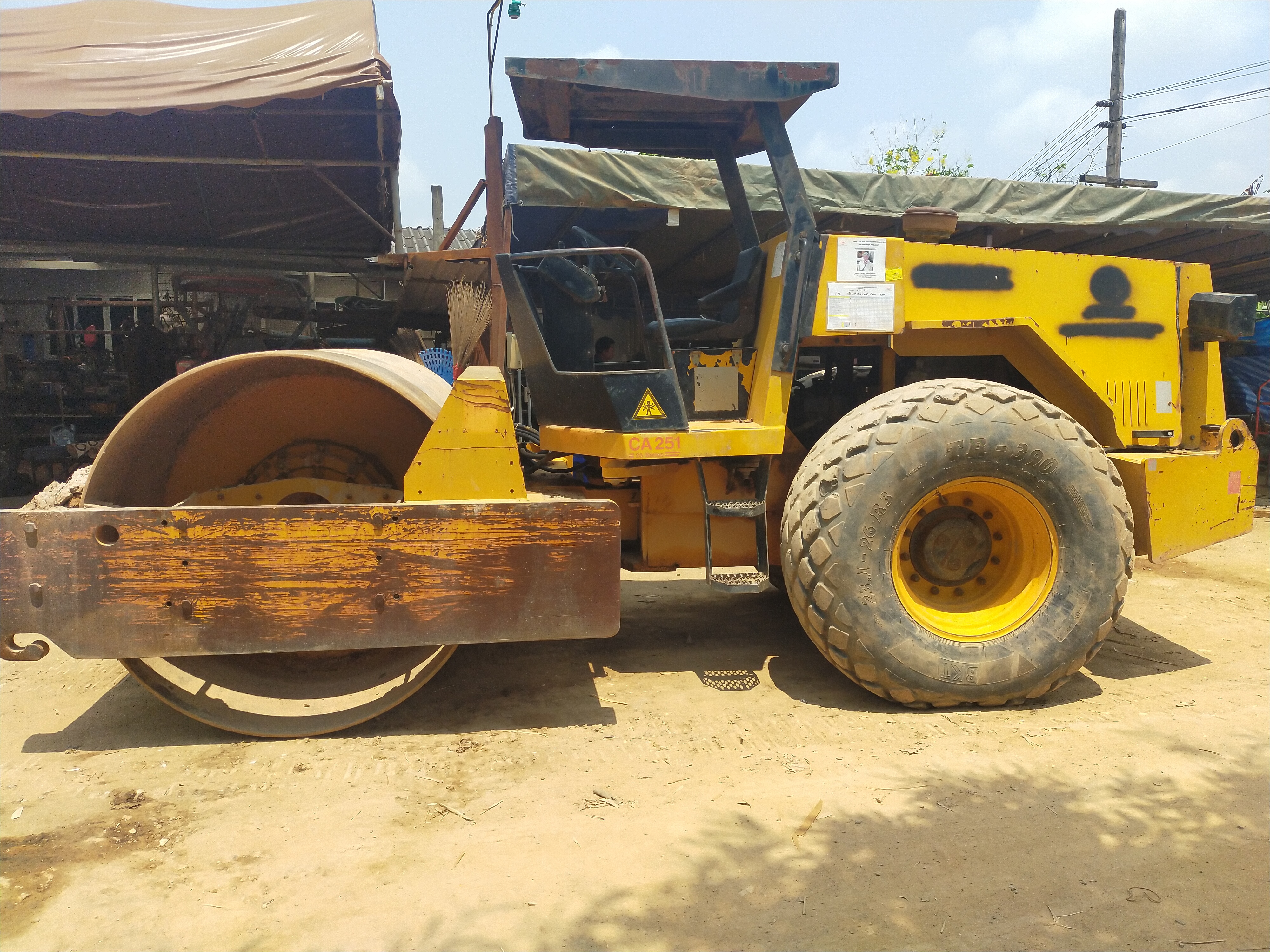 ขายรถบดสั่น DYNAPAC CA251 เพลาเดียว