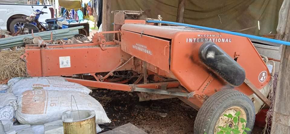 ขายเครื่องอัดฟางสภาพพร้อมไช้