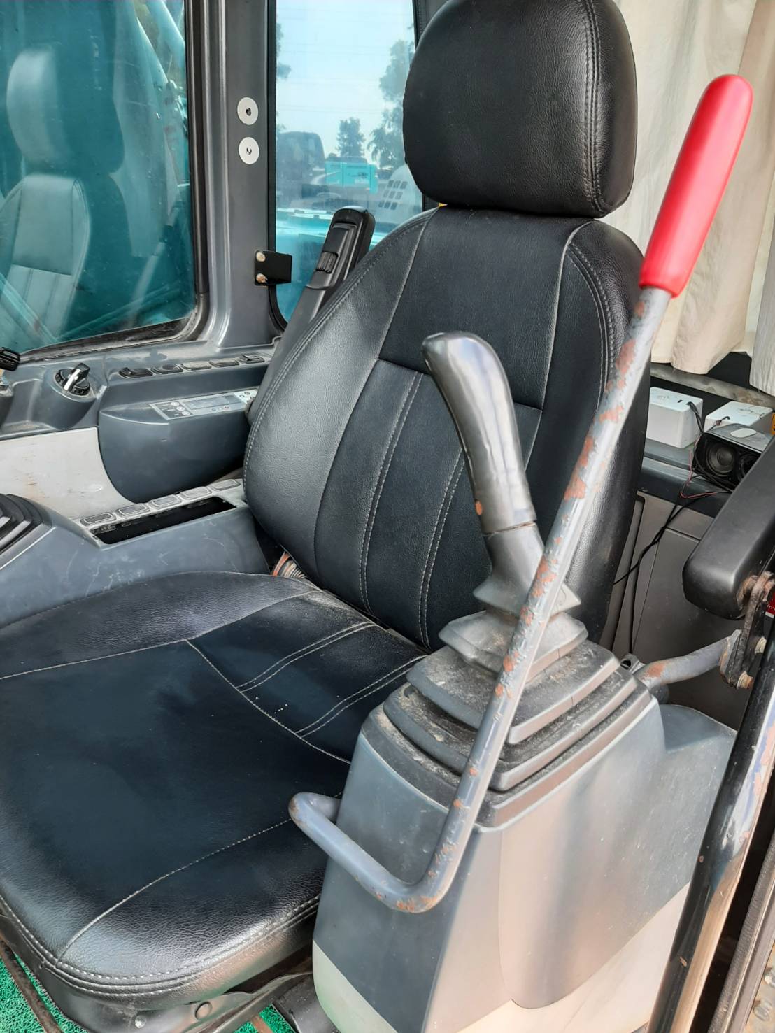 ขายรถแบคโฮ KOBELCO SK200-8 SUPER ขายรถแบคโฮ KOBELCO SK200-8 SUPER