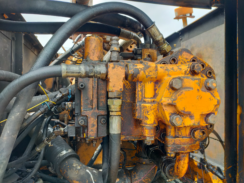 ขายรถแบคโฮล้อยาง KOMATSU WP200-1เอกสารทะเบียน