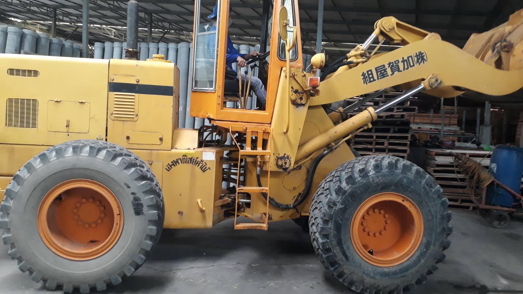 ขายรถตัก komatsu 520 เอวอ่อน