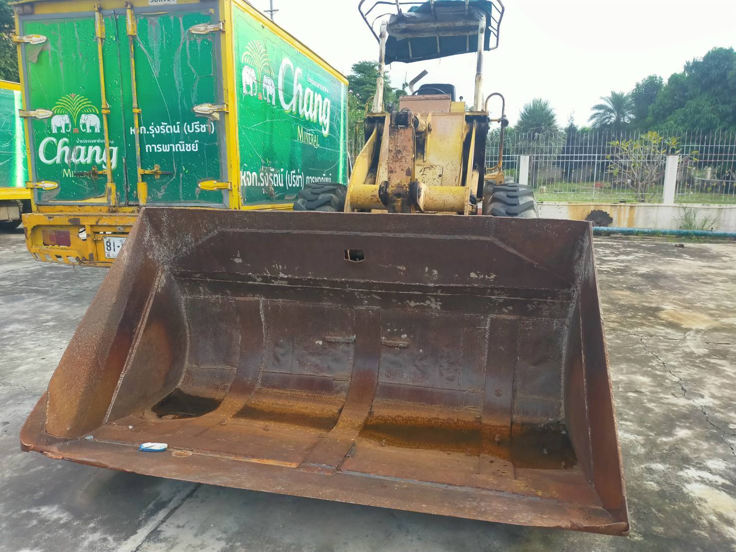 ขายรถตัก KOMATSU 510 เอวเอ่นต่อแขนแล้วสภาพพร้อมใช้