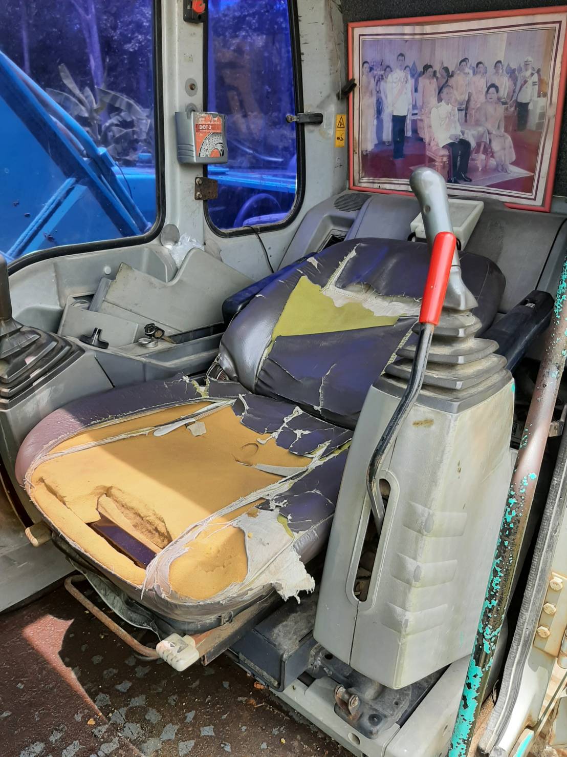 ขายรถแบคโฮ KOBELCO SK200-6 YN13