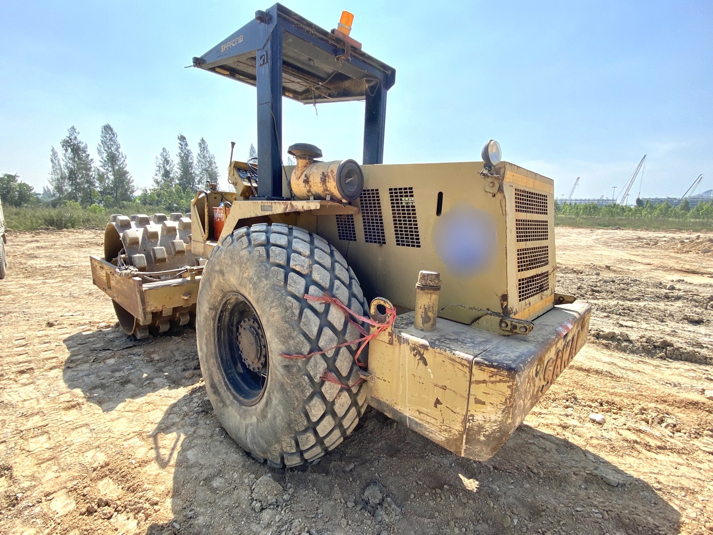 ขายรถบดสั่น SAKAI SV500TF