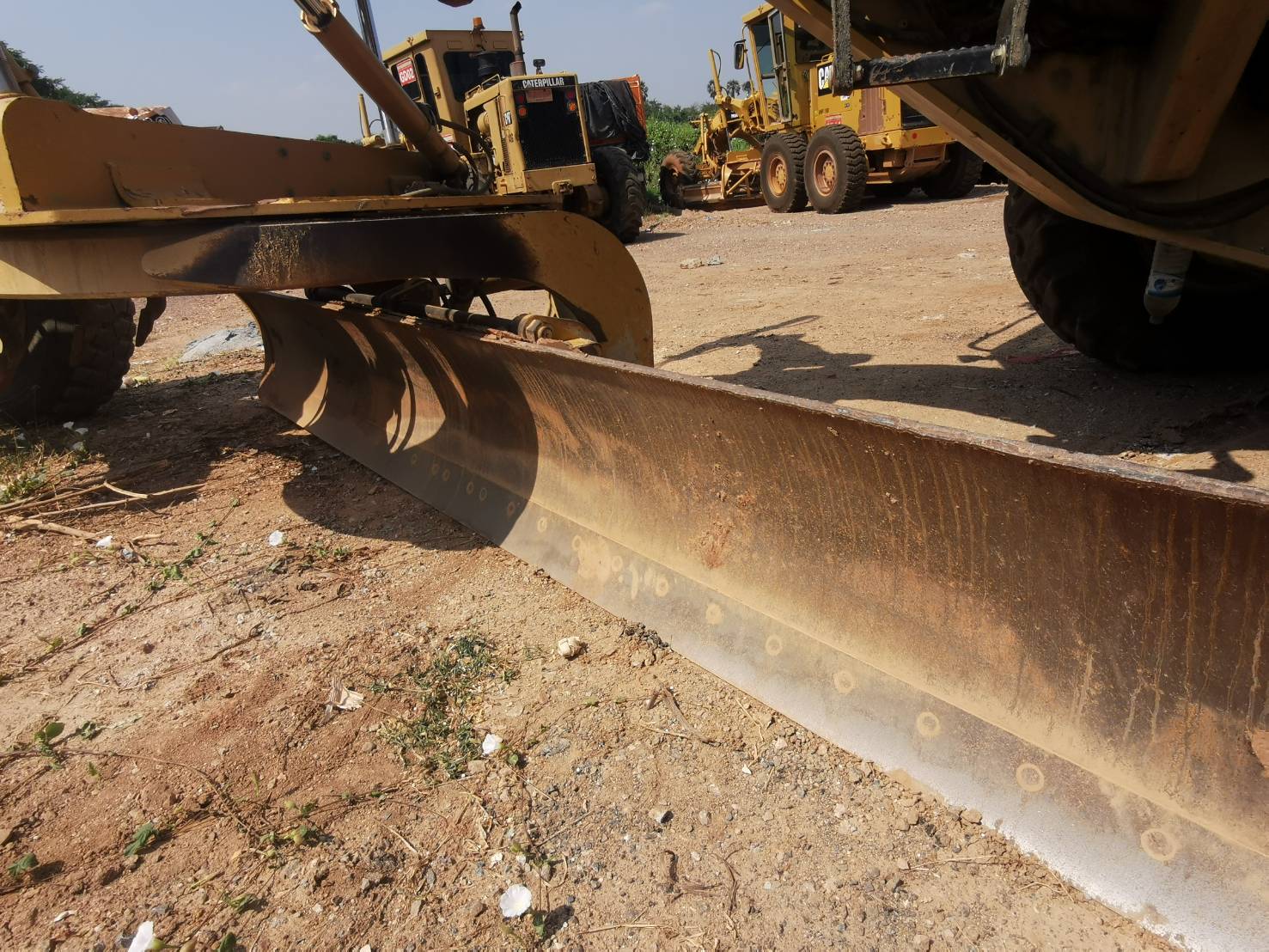 ขายรถเกรด cat 140k ขายรถเกรด cat 140k