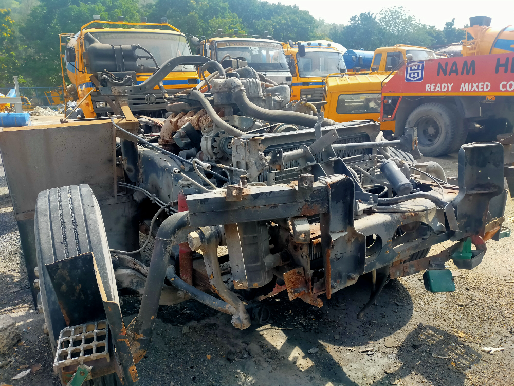 ขายคัสซีรถ nissan เครื่องเกียร์ช่วงล่างครบ