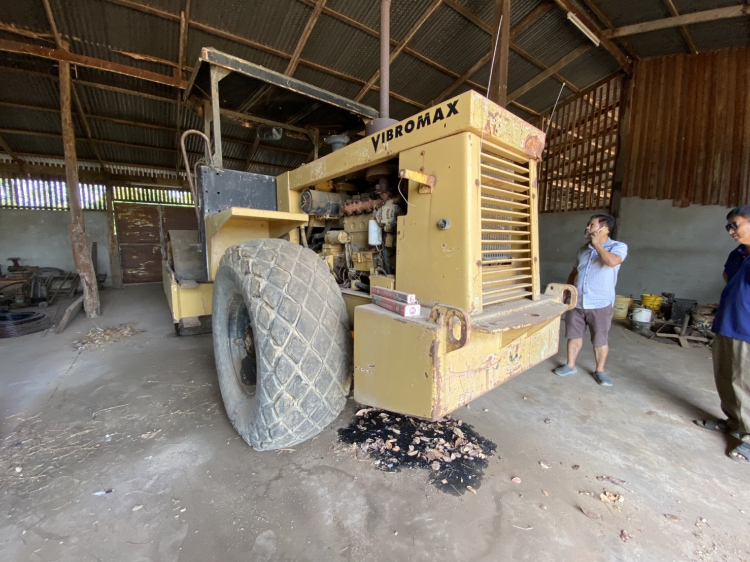 ขายรถบดVIBROMAX 1102D