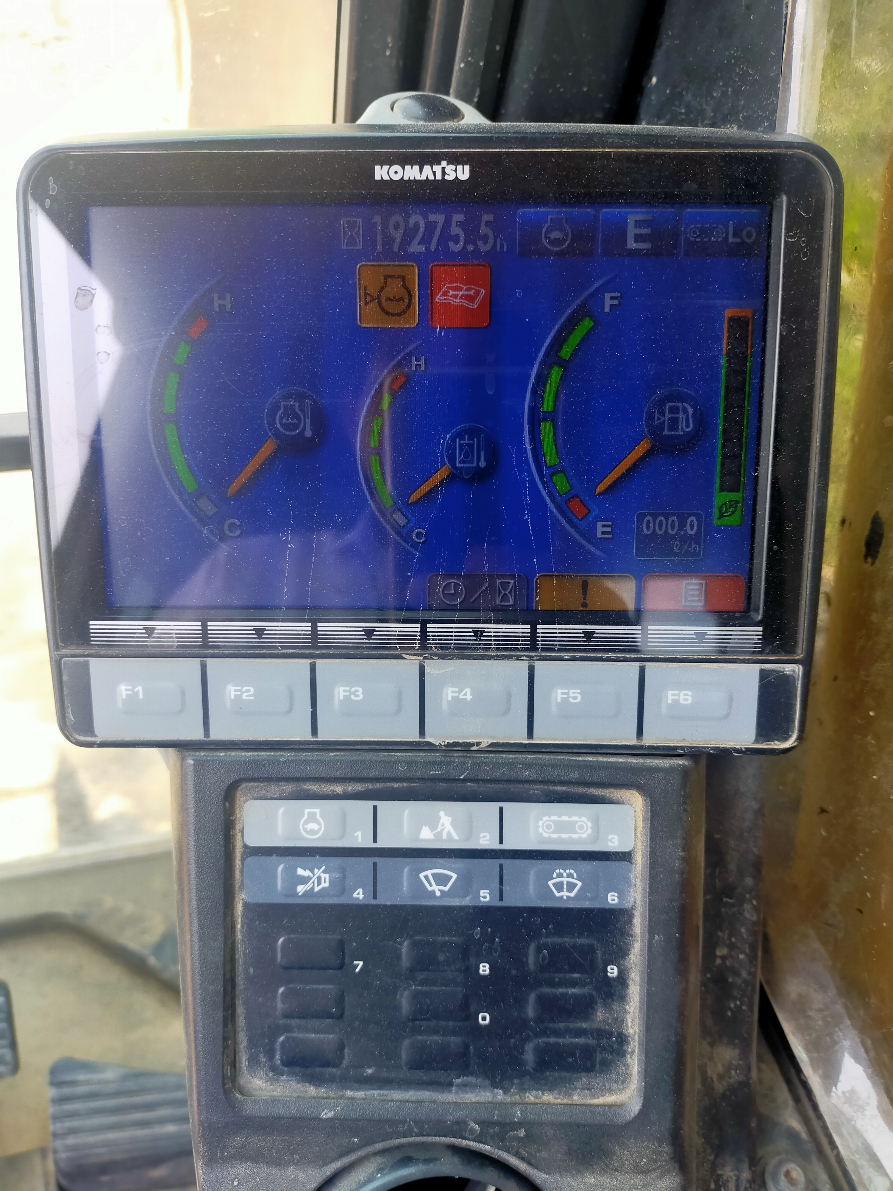 ขาย komatsu pc200-8mo