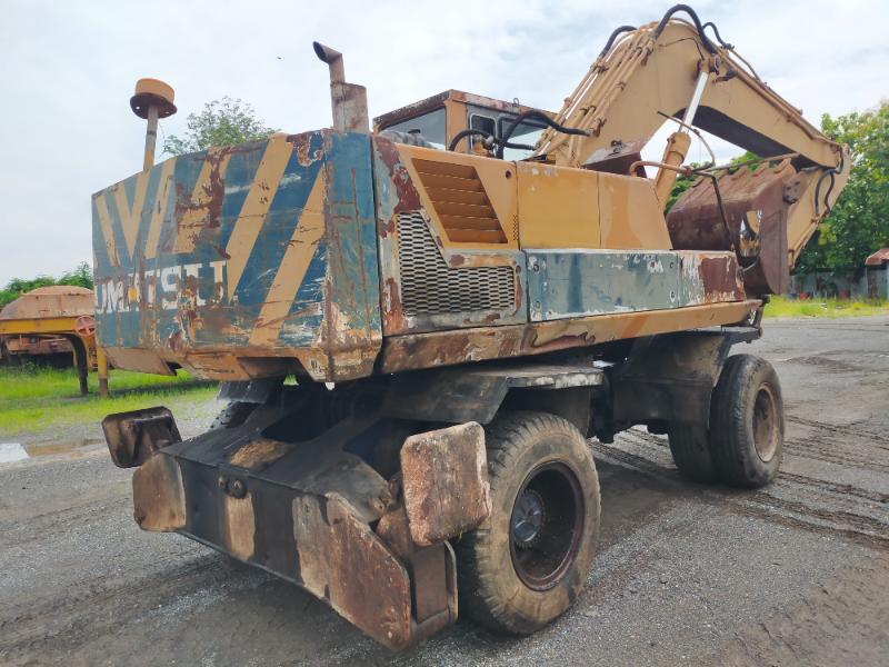 ขายรถแบคโฮล้อยาง KOMATSU WP200-1เอกสารทะเบียน