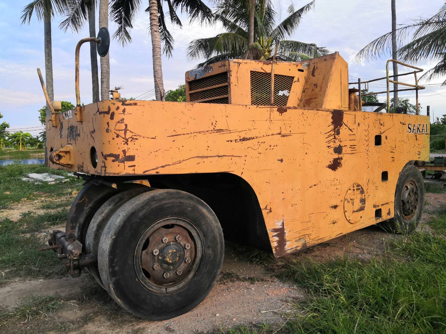 ขายรถบดล้อยาง SAKAI 7409