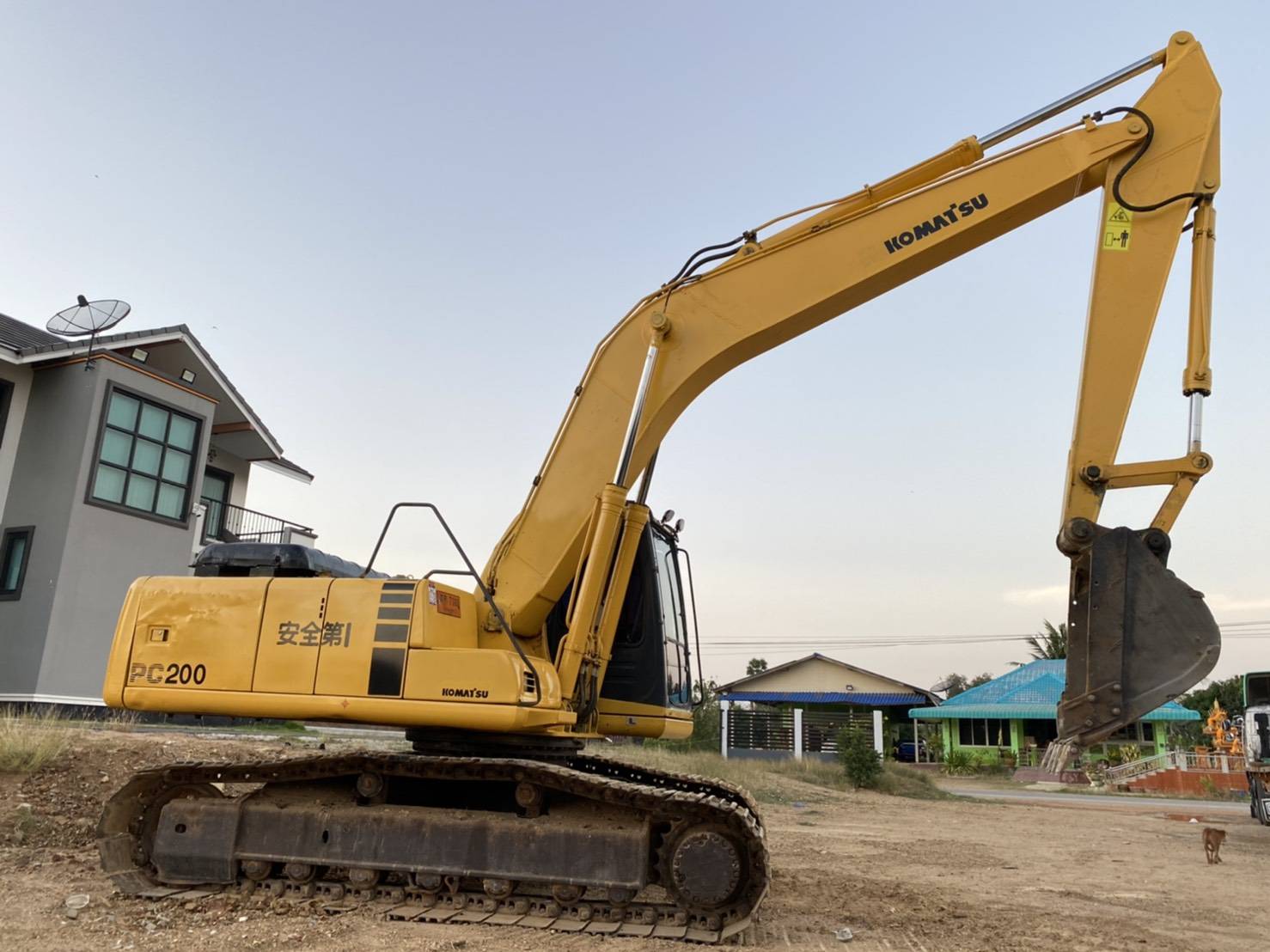 ขายรถแบคโฮ KOMATSU PC200-6 เอกสารทะเบียน