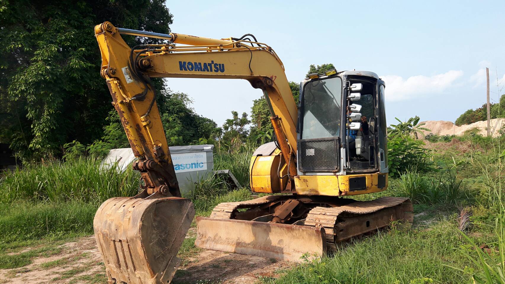 ขายรถแบคโฮ KOMATS PC75UU