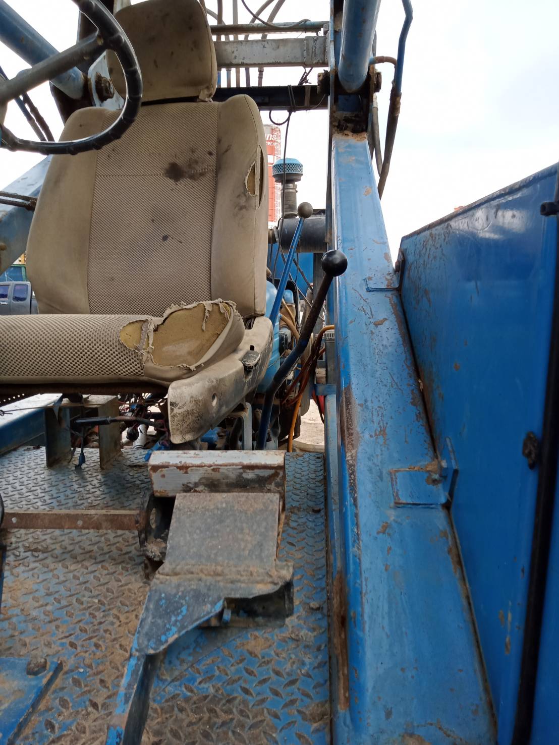 รถไถฟอร์ดติดคีบ