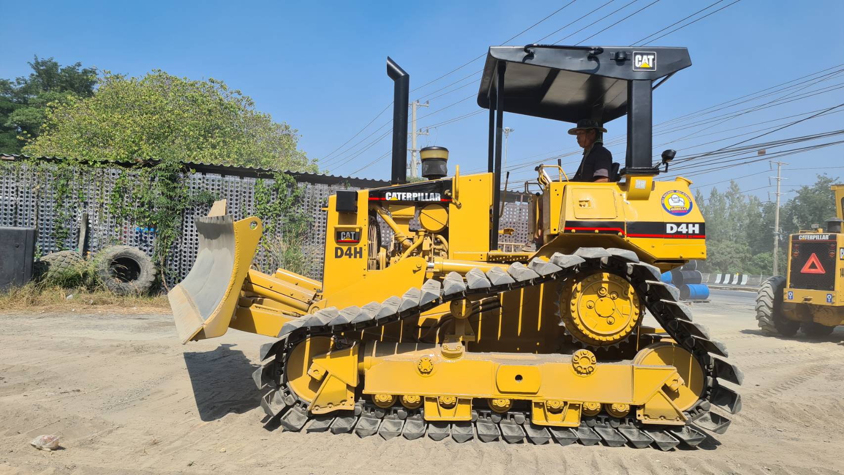 ❣ธรรมนูญ ทุ่งครุ⭐แทรคเตอร CAT D4H ตีนเป็ดเกียรทอล์ค เล่มทะเบียนพร้อมใช้