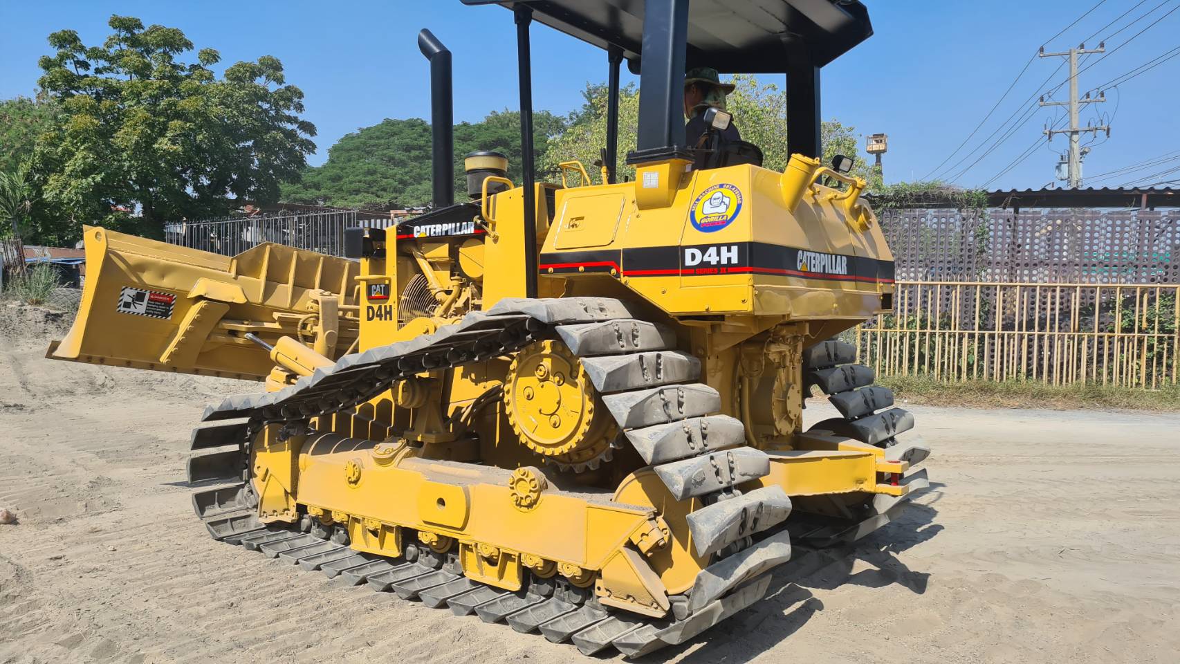 ❣ธรรมนูญ ทุ่งครุ⭐แทรคเตอร CAT D4H ตีนเป็ดเกียรทอล์ค เล่มทะเบียนพร้อมใช้