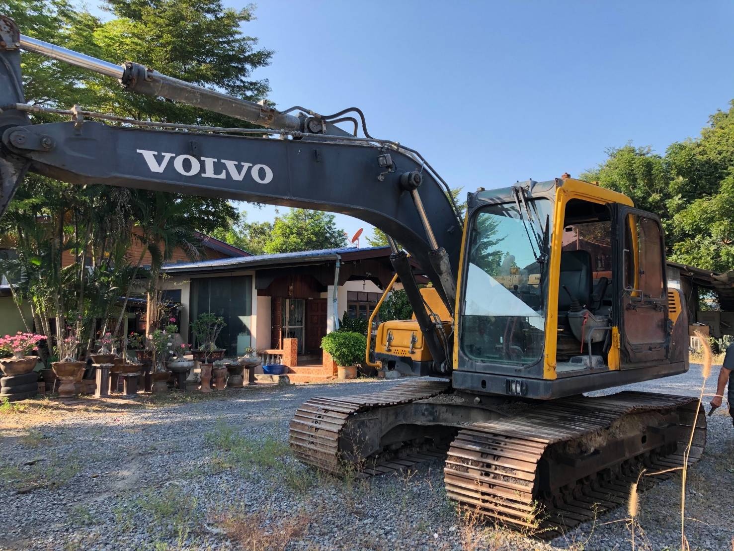 ขายรถขุด140 VOLVOพร้อมเล่มทะเบียน