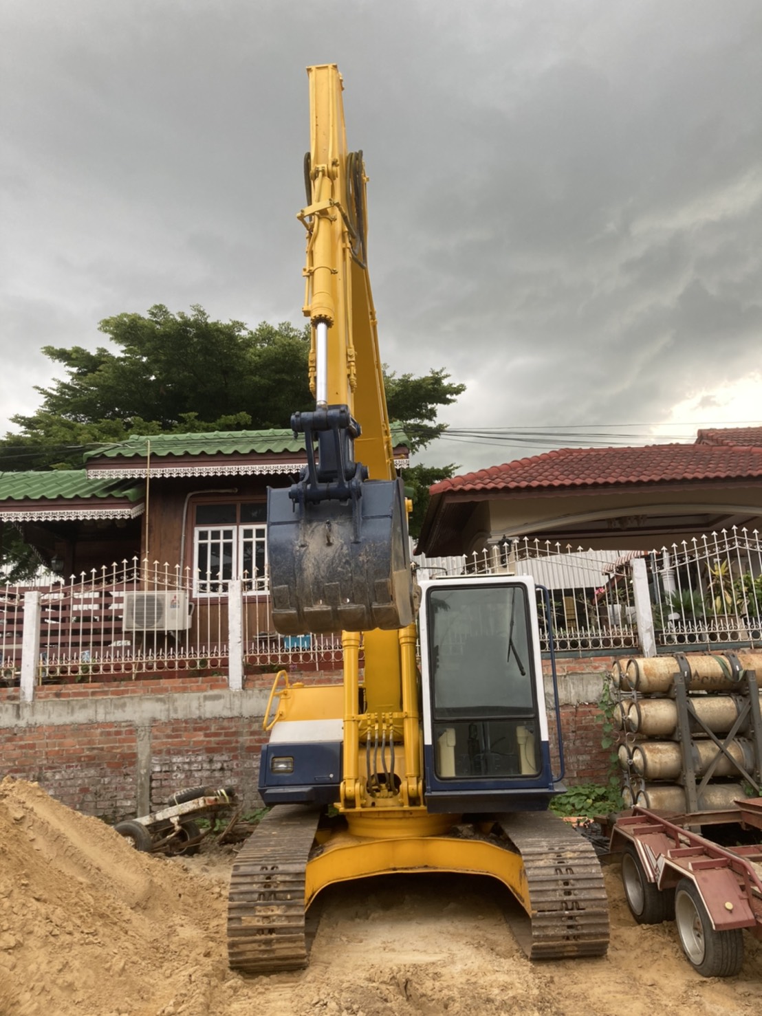 ขายเเมคโค komatsu PC120-5