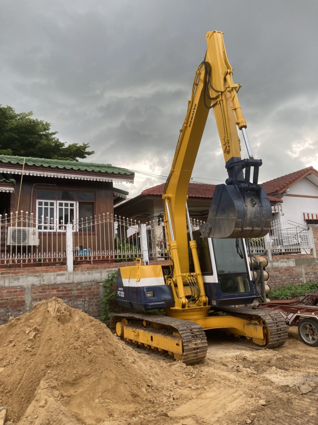 ขายเเมคโค komatsu PC120-5