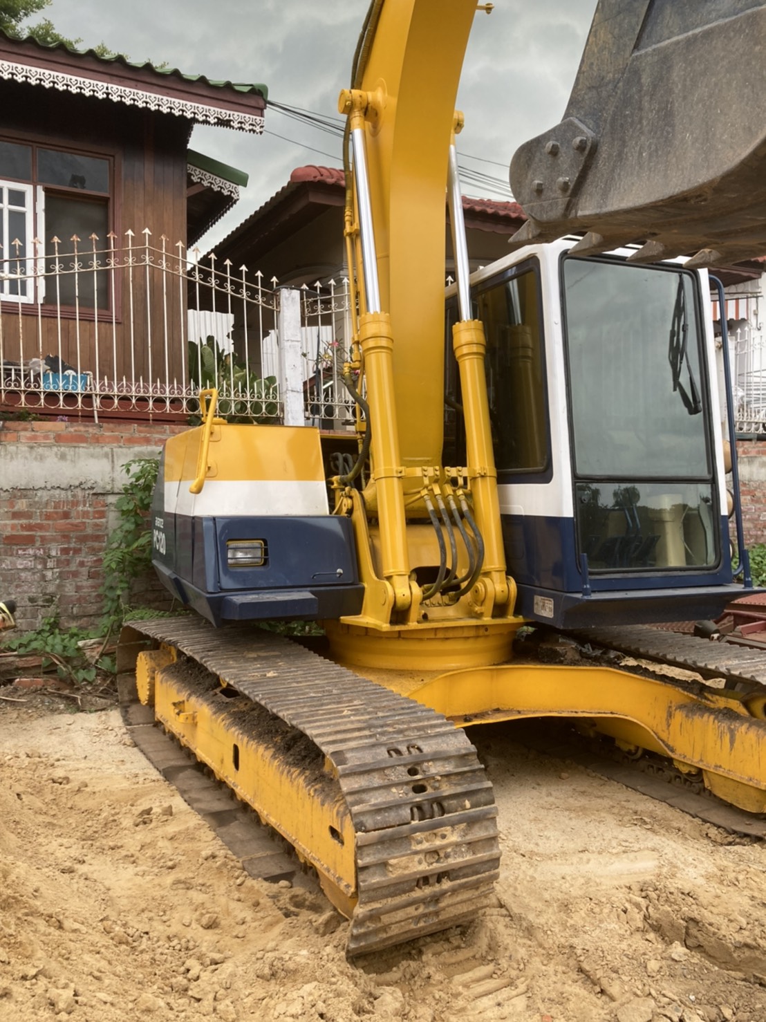 ขายเเมคโค komatsu PC120-5