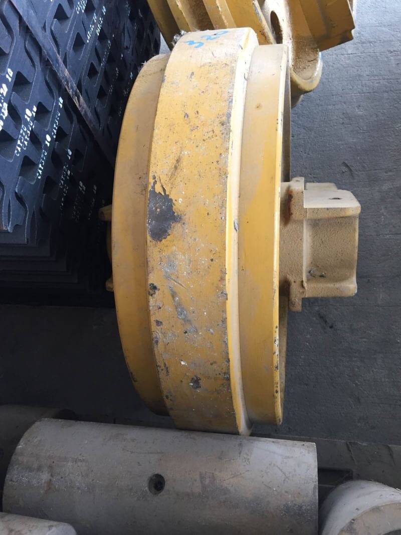 ล้อนำ Cat 320 ลูกละ 7500 บาท ล้อนำ Cat 320 ลูกละ 7500 บาท