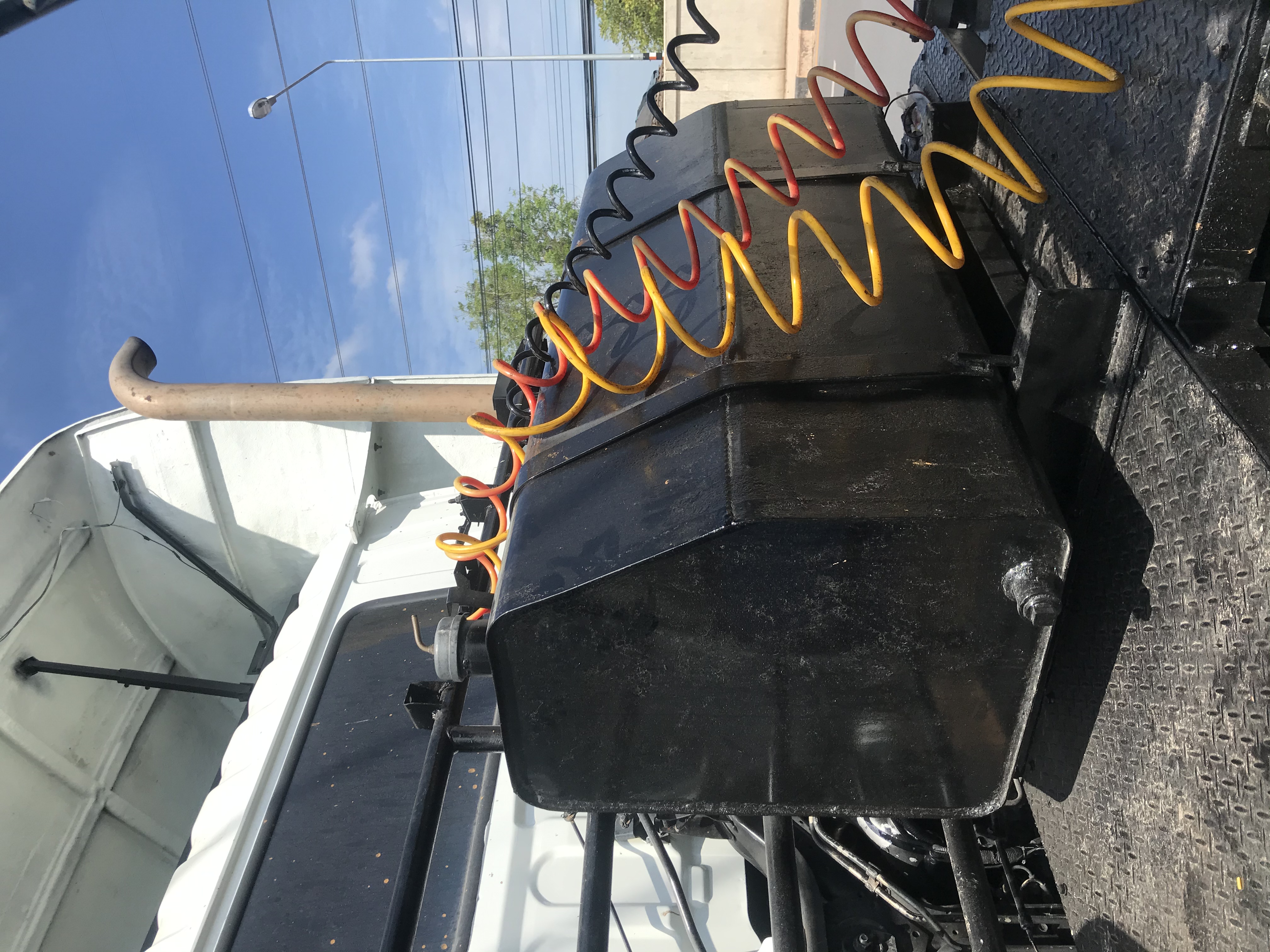 ถังน้ำมัน 2 ลูก ถังน้ำมัน 2 ลูก