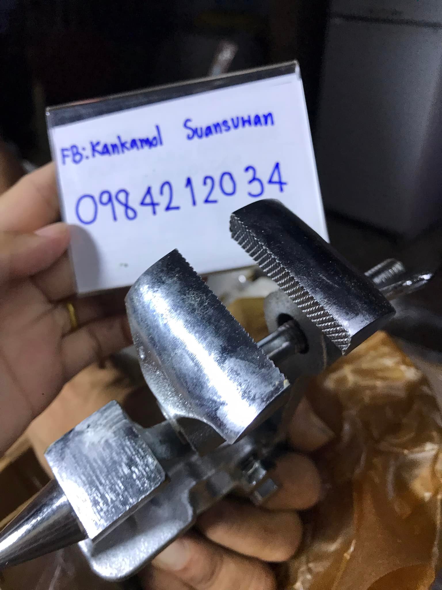 ปากกาจังชิ้นงานพร้อมทั่ง เก่าเก็บ รัสเซีย H Made in Russia