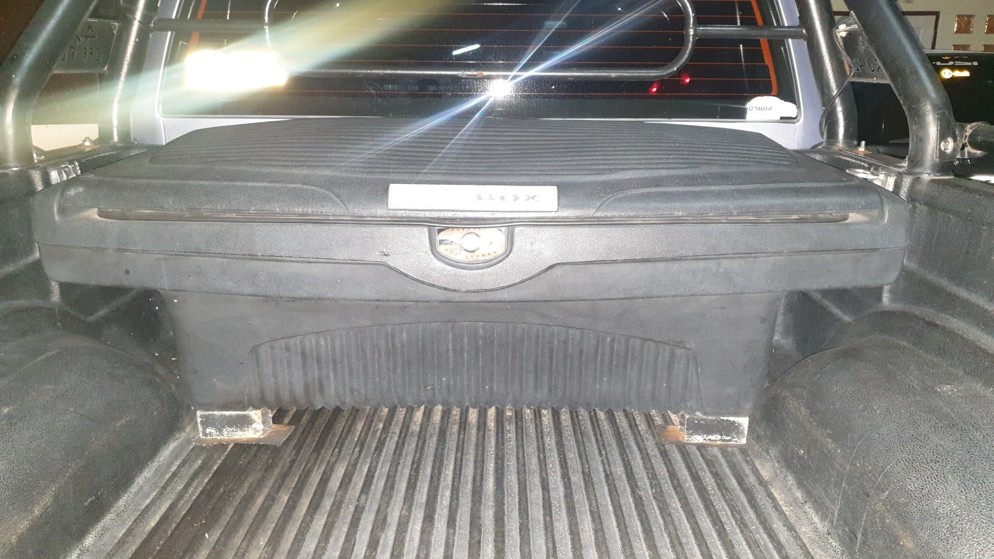 กล่องบรรทุกสัมภาระท้ายรถกระบะMax box กล่องบรรทุกสัมภาระท้ายรถกระบะMax box