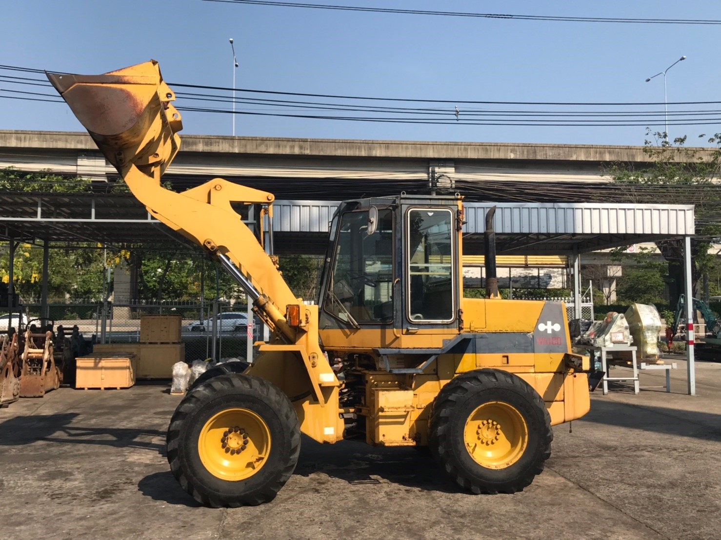 รถตักล้อยาง KOMATSU WA100 นำเข้า ไม่เคยใช้ในประเทศ