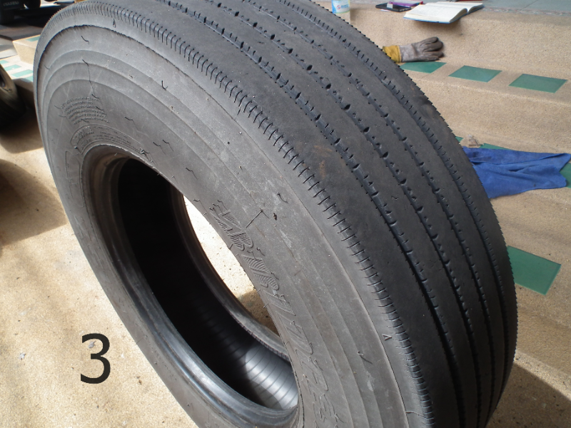 ยาง11r 22.5รุ่น r157 ใช้แล้ว 4เส้น