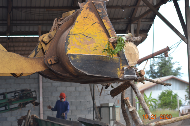 รถตักล้อยาง