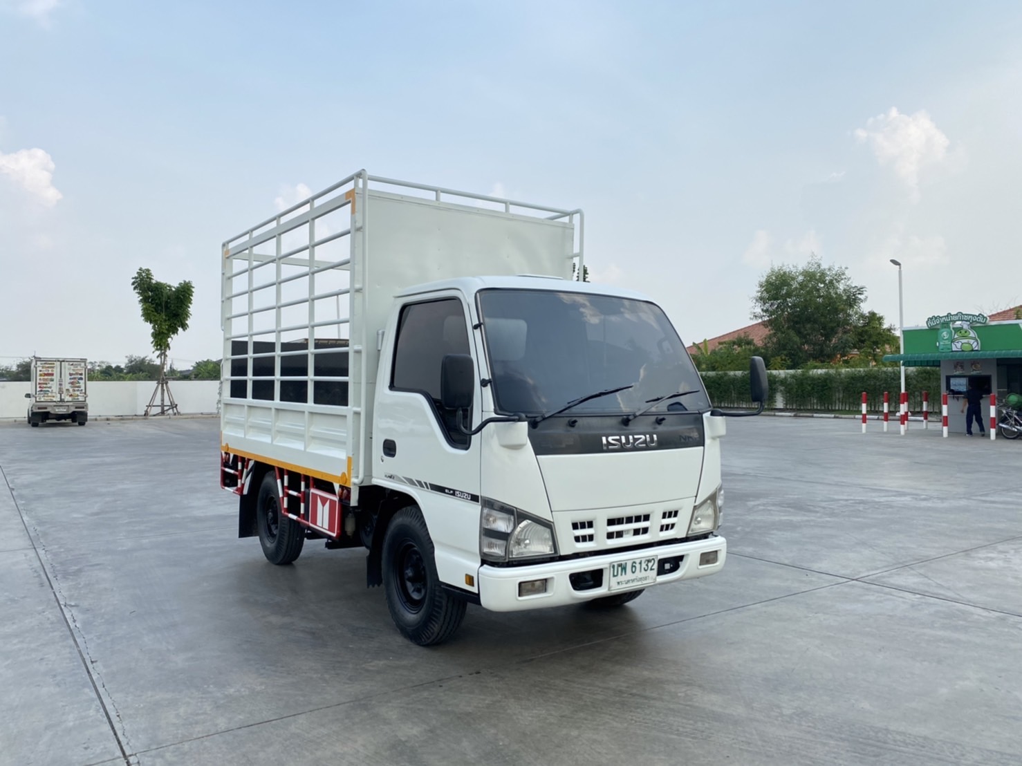ISUZU NKR  มีลิฟต์ท้าย รถห้างปี 2550