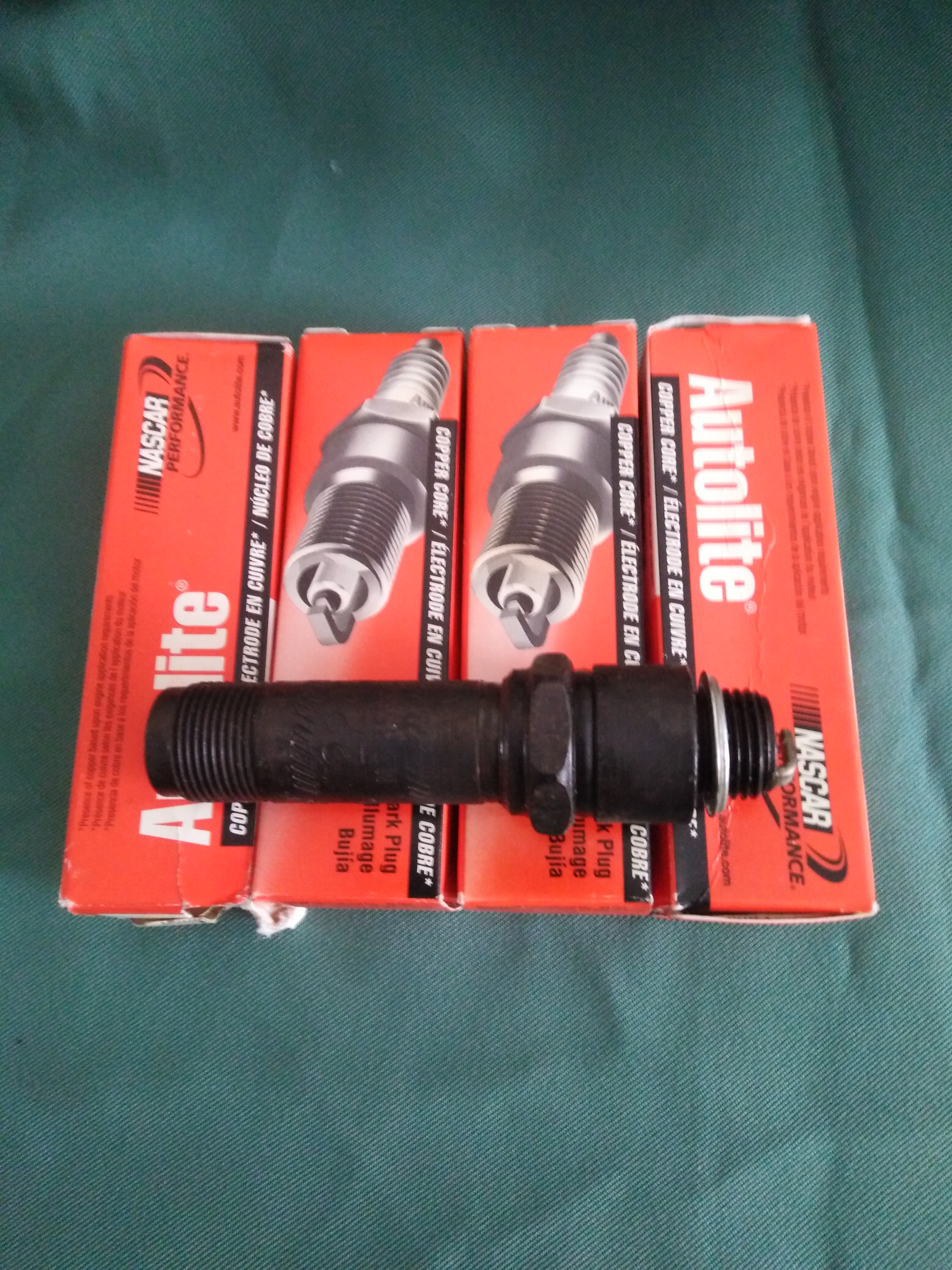 หัวเทียน m151