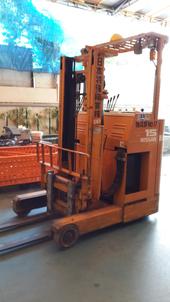 ขายโฟล์คลิฟท์ไฟฟ้ายืนขับnissan 1.5 ตัน งาสไลด์ ใช้งานดี