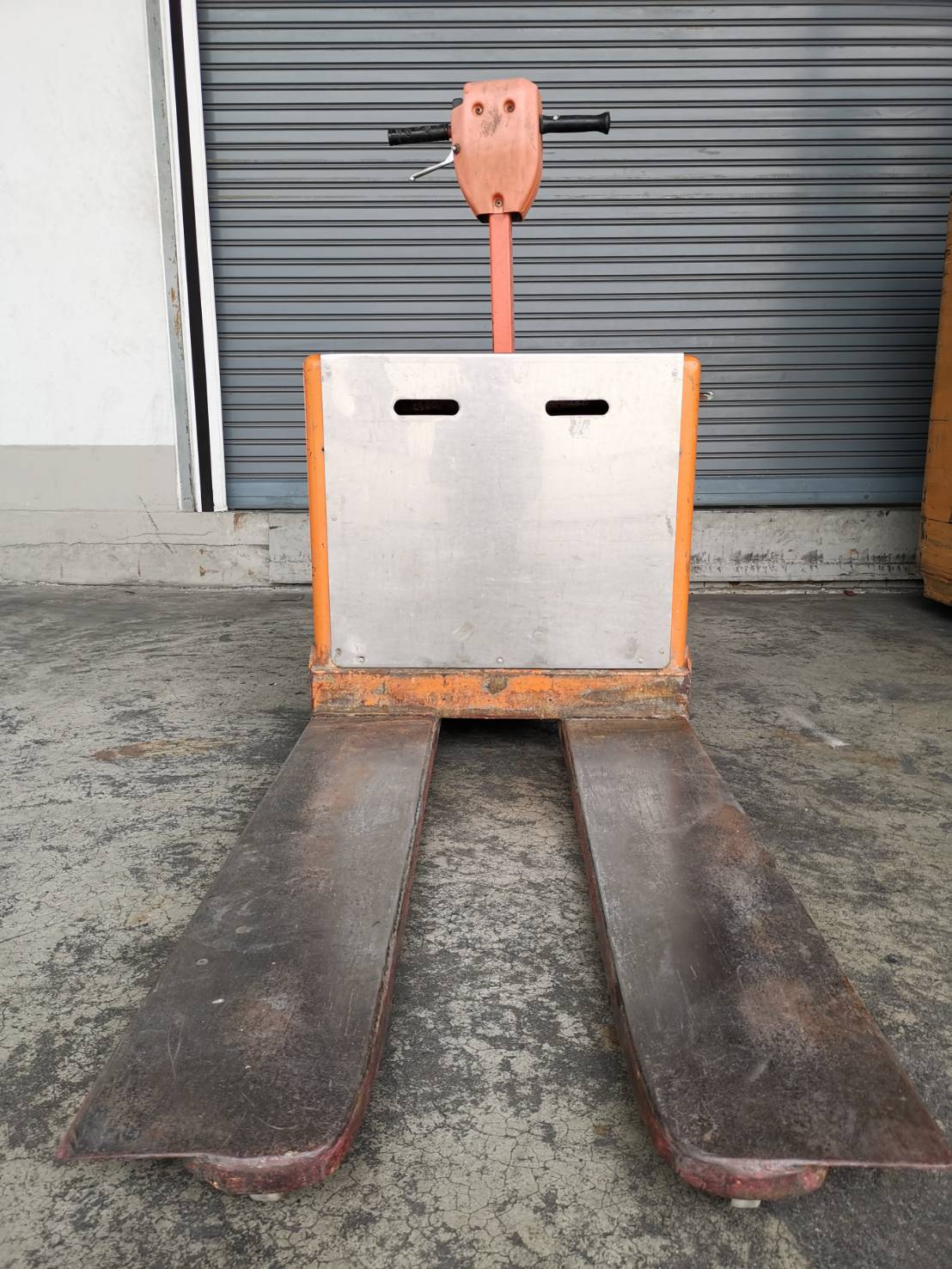 ขายแฮนด์ลิฟท์ไฟฟ้า รถยกลากพาเลท