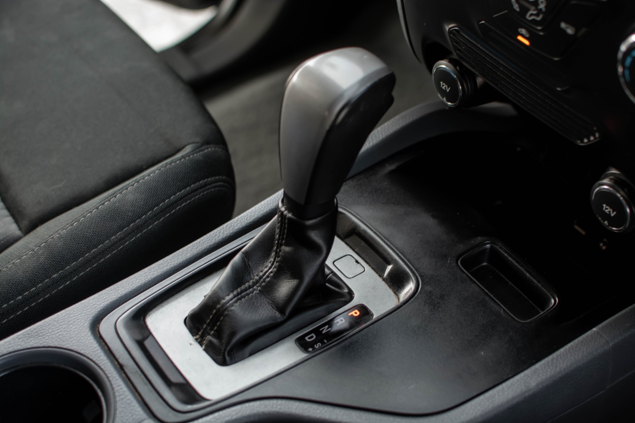 FORD RANGER 2.2 XLT 4 ประตูสูง ดีเซล !!! รถมือเดียวออกห้างป้ายแดง ไม่มีชน ไมล์แท้ !!! FORD RANGER 2.2 XLT 4 ประตูสูง ดีเซล !!! รถมือเดียวออกห้างป้ายแดง ไม่มีชน ไมล์แท้ !!!