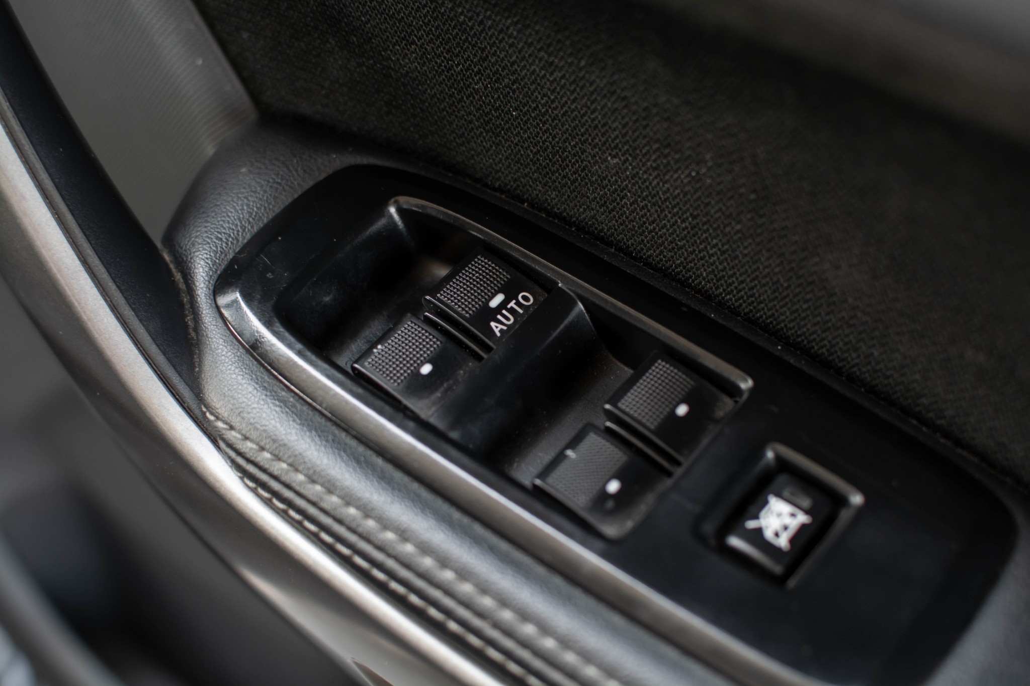 FORD RANGER 2.2 XLT 4 ประตูสูง ดีเซล !!! รถมือเดียวออกห้างป้ายแดง ไม่มีชน ไมล์แท้ !!! FORD RANGER 2.2 XLT 4 ประตูสูง ดีเซล !!! รถมือเดียวออกห้างป้ายแดง ไม่มีชน ไมล์แท้ !!!