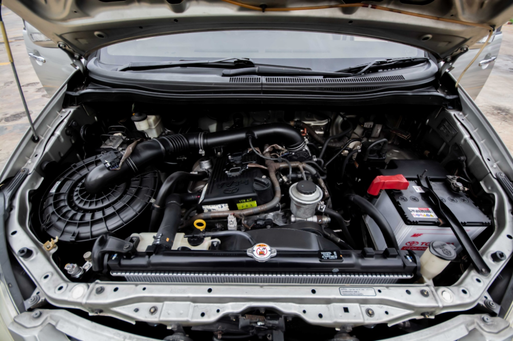 Toyota Innova 2.0G เบนซิน