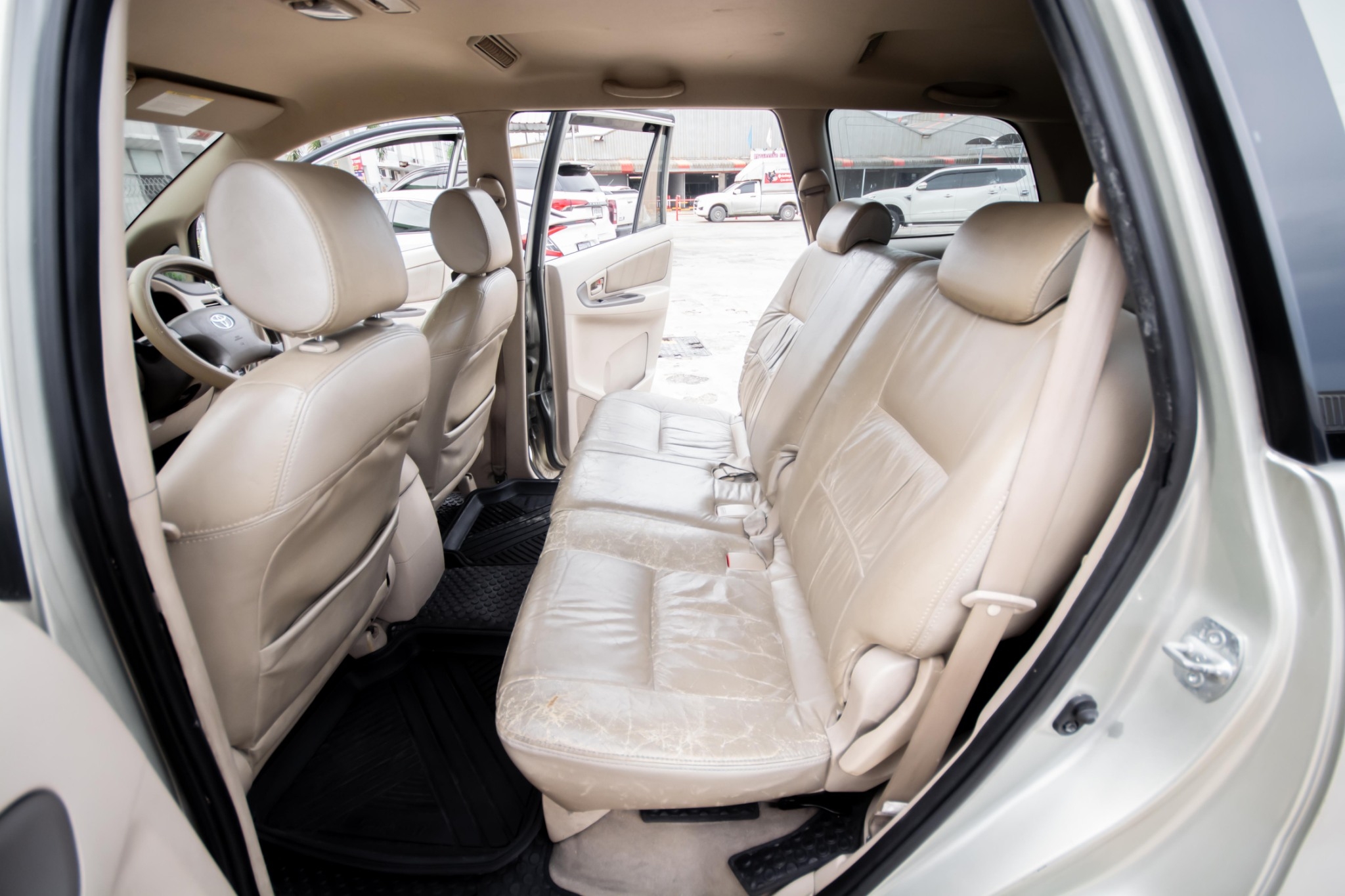 Toyota Innova 2.0G เบนซิน