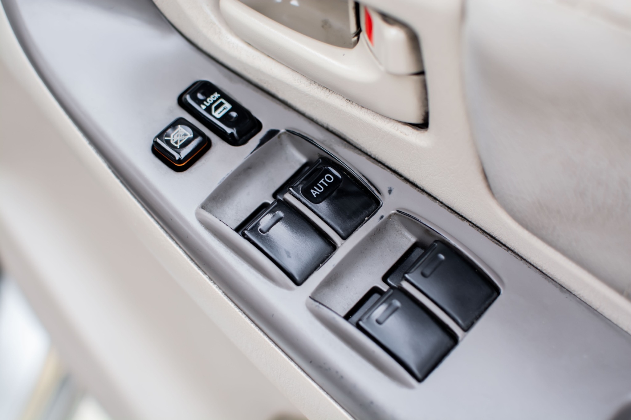 Toyota Innova 2.0G เบนซิน